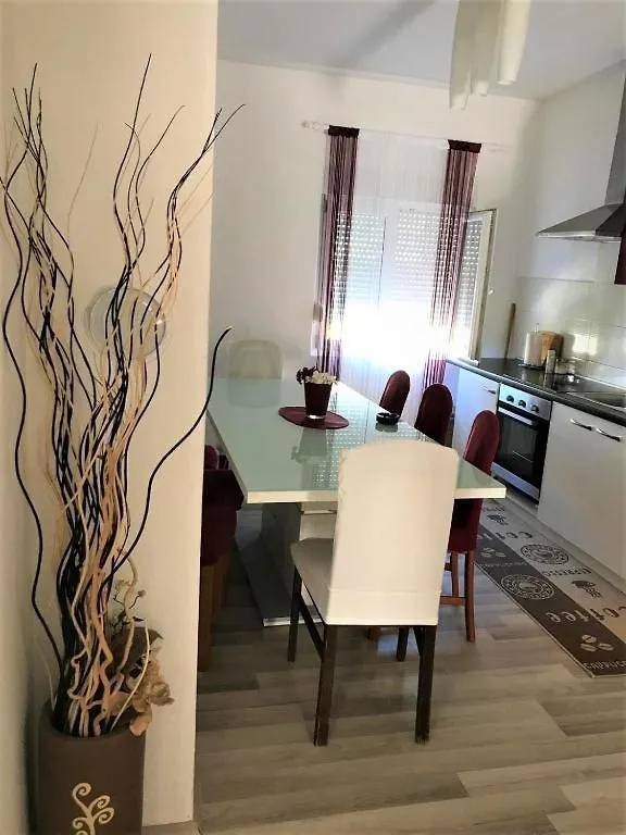Apartments Benic 2 Zara